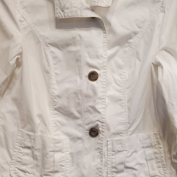 Eddie Bauer Women's White Blazer / Jacket Pleated Sleeves Button Down Size Small - Picture 3 of 8